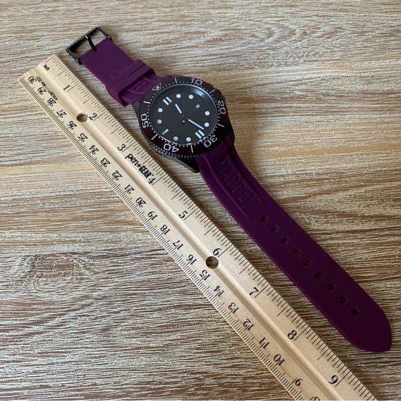 Steve Madden Purple Silicone Strap Embossed Logo Watch - Picture 10 of 11